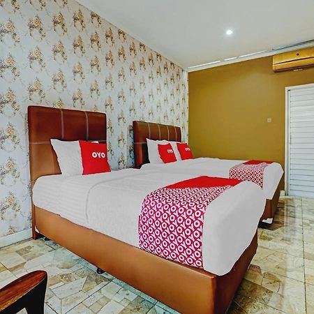 Oyo 90140 Nginep Yuuk Guest House Cirebon Exterior foto
